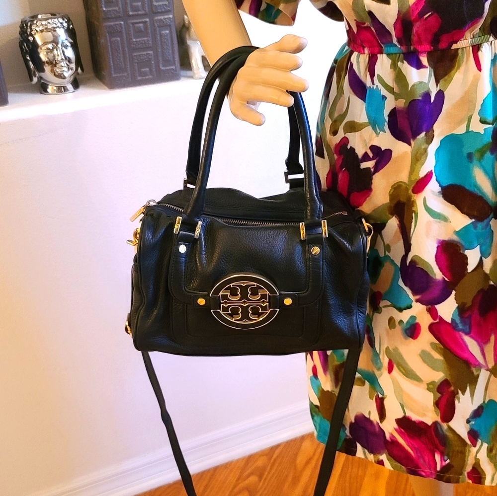 Authentic Tory Burch Blk Leather Purse